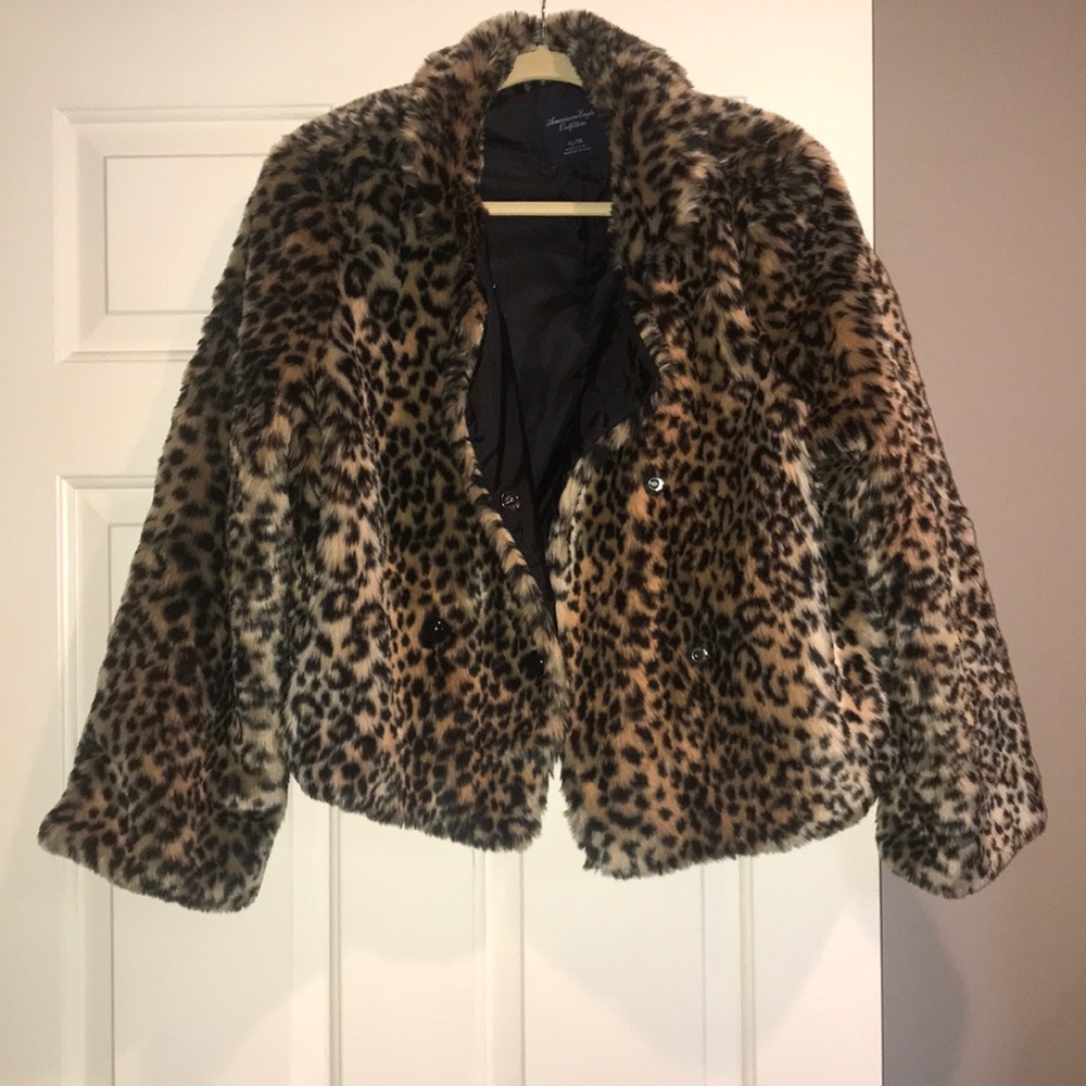 Cheetah American Eagle fur coat